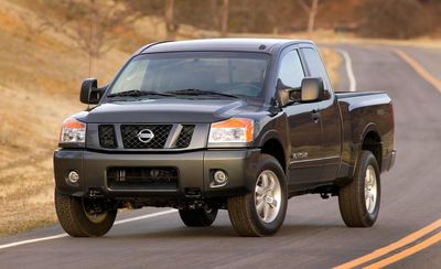 Автостекла Nissan Titan c установкой в Москве